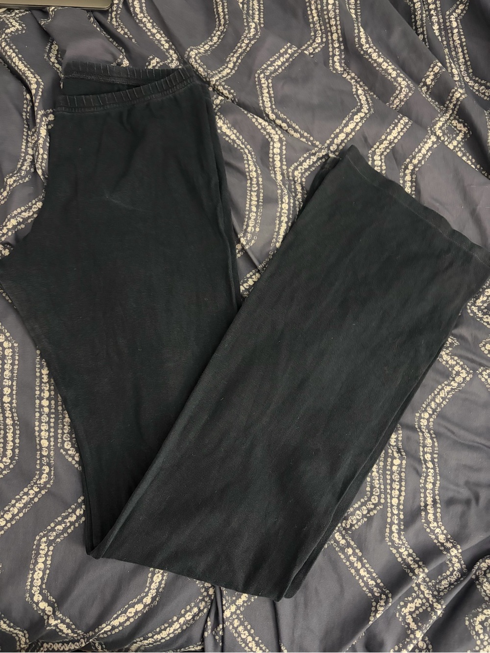 Brandy Melville navy flare leggings